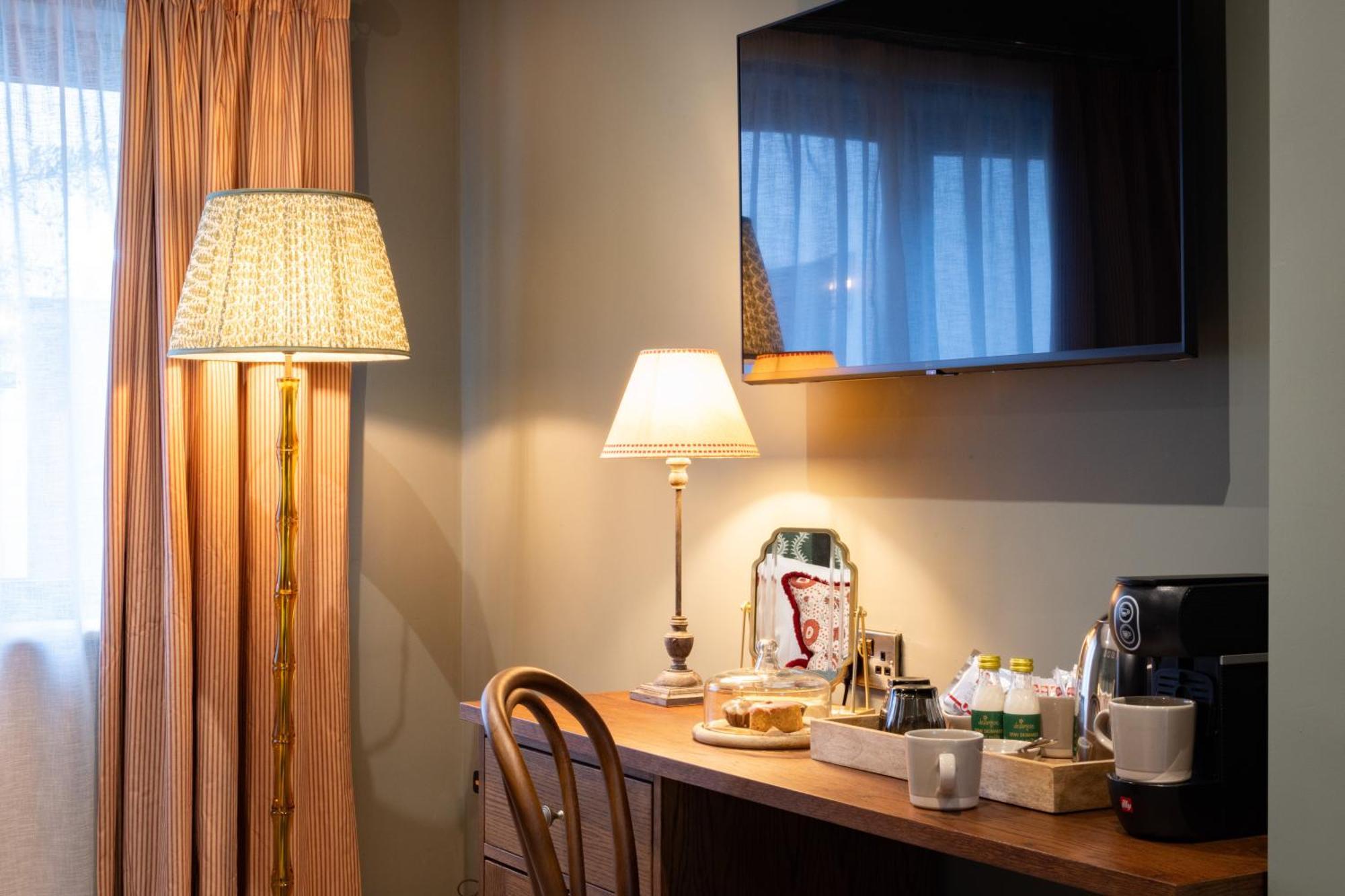 The Coat And Bear - A Heartwood Inn Newbury  Esterno foto
