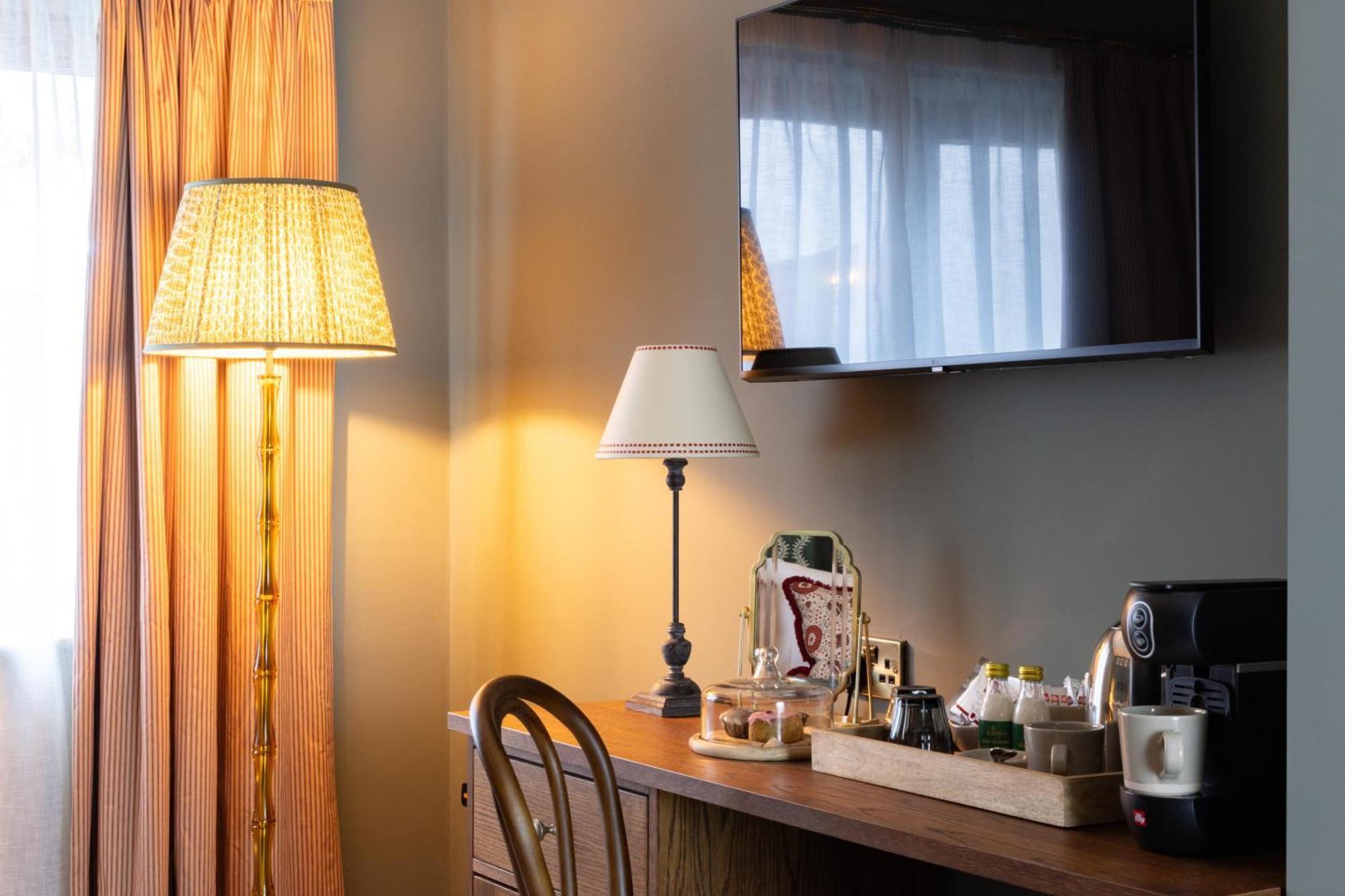 The Coat And Bear - A Heartwood Inn Newbury  Esterno foto