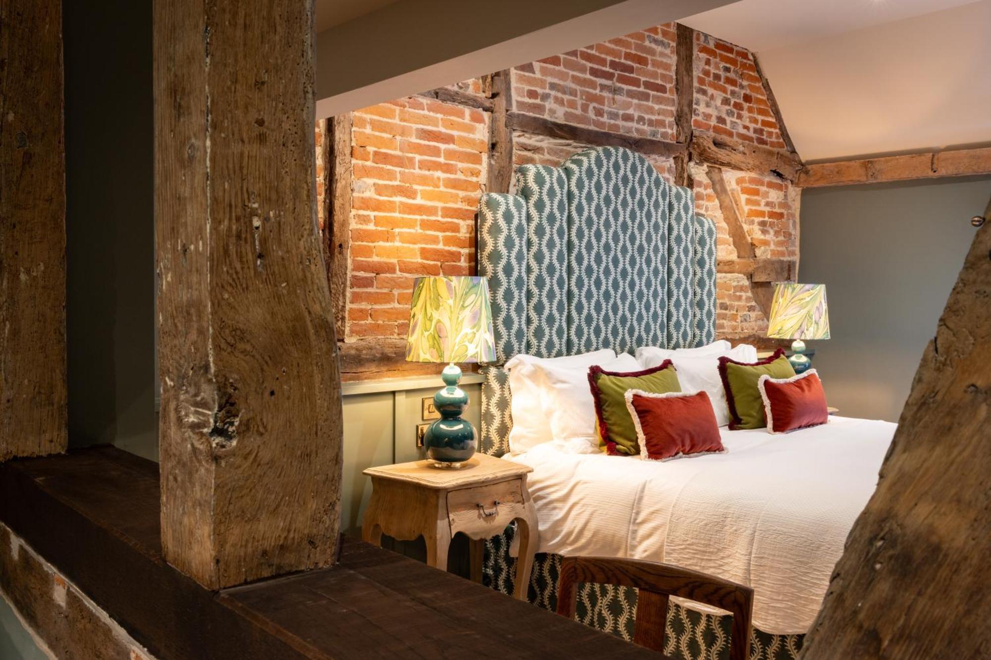 The Coat And Bear - A Heartwood Inn Newbury  Esterno foto