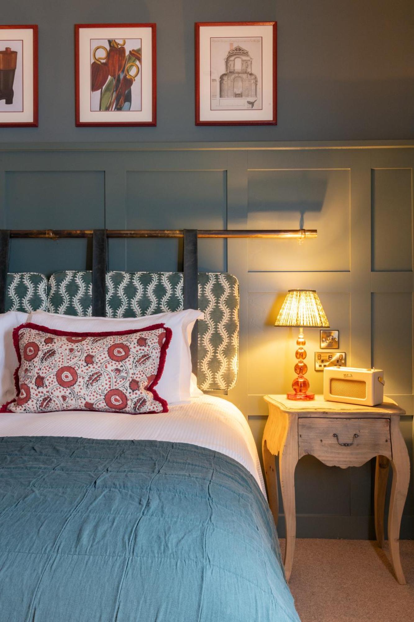 The Coat And Bear - A Heartwood Inn Newbury  Esterno foto