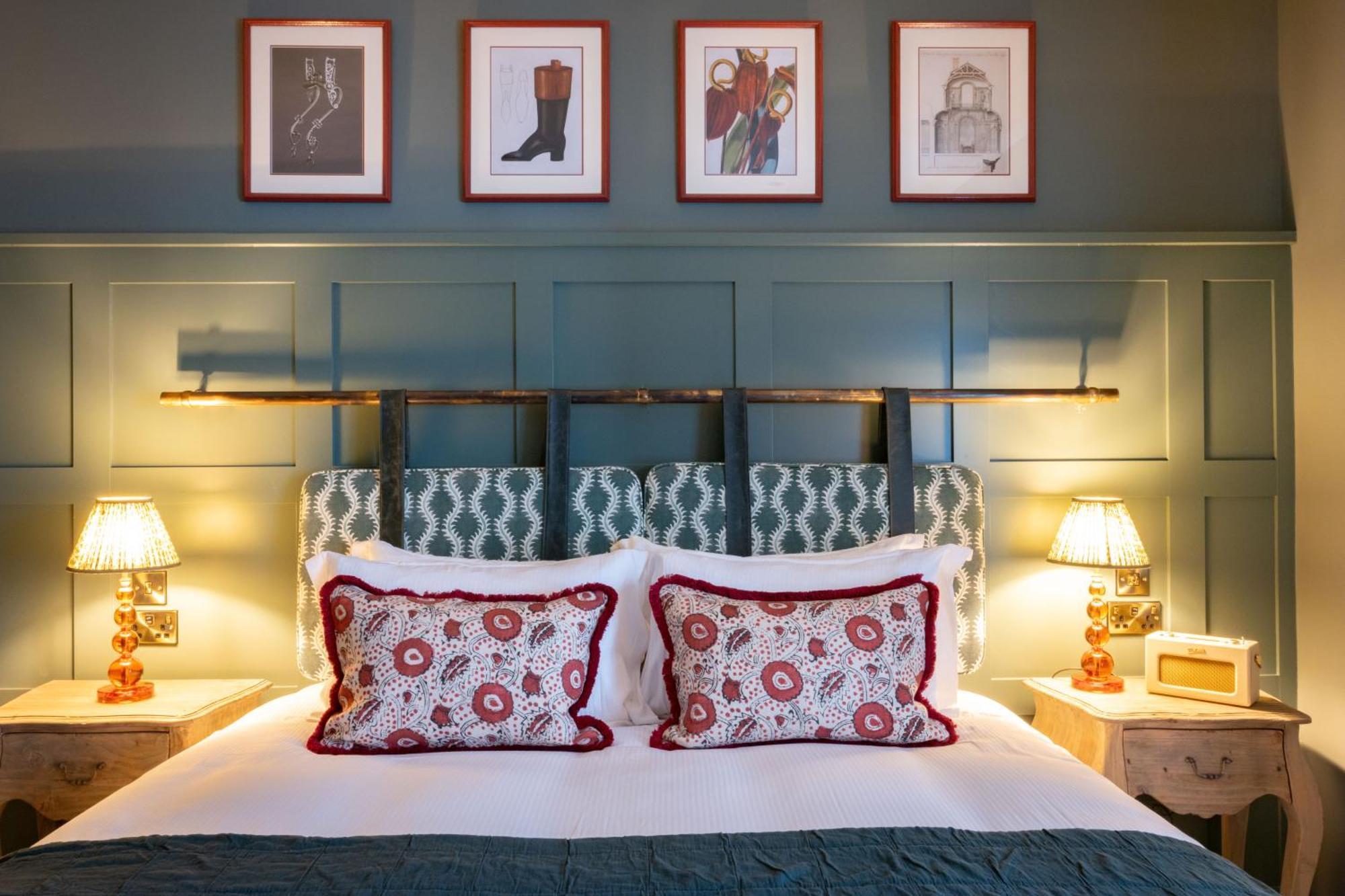 The Coat And Bear - A Heartwood Inn Newbury  Esterno foto