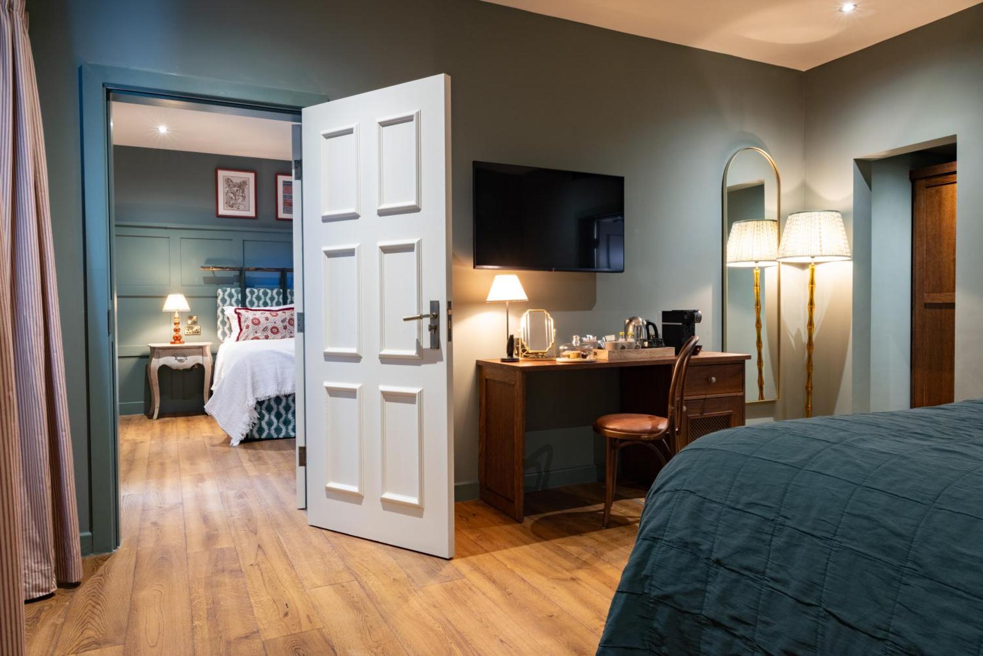 The Coat And Bear - A Heartwood Inn Newbury  Esterno foto
