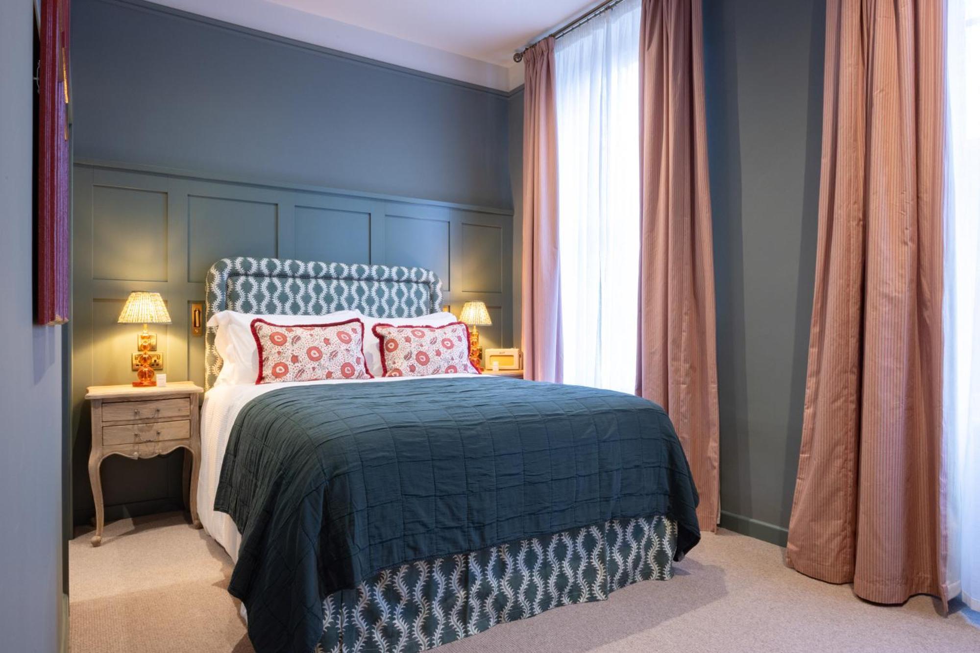 The Coat And Bear - A Heartwood Inn Newbury  Esterno foto